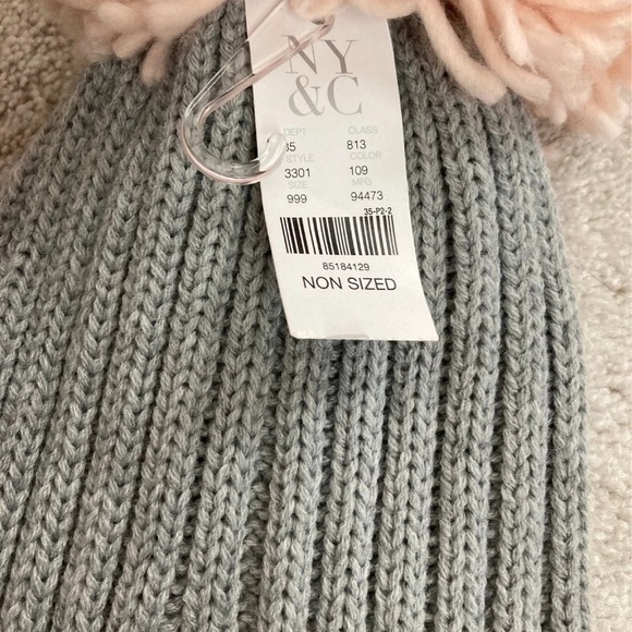 winter hat - Picture 3 of 3